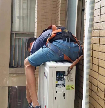 玛沁空调移机